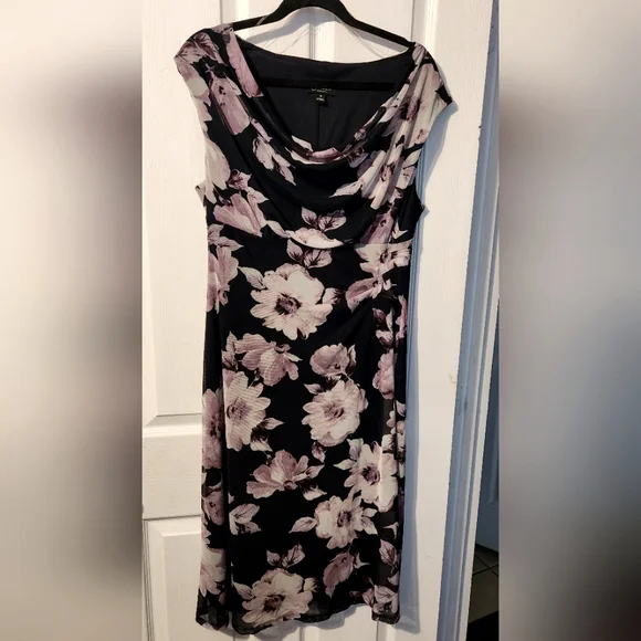 Womens Floral scoop Neck Dress size L - Picture 1 of 1